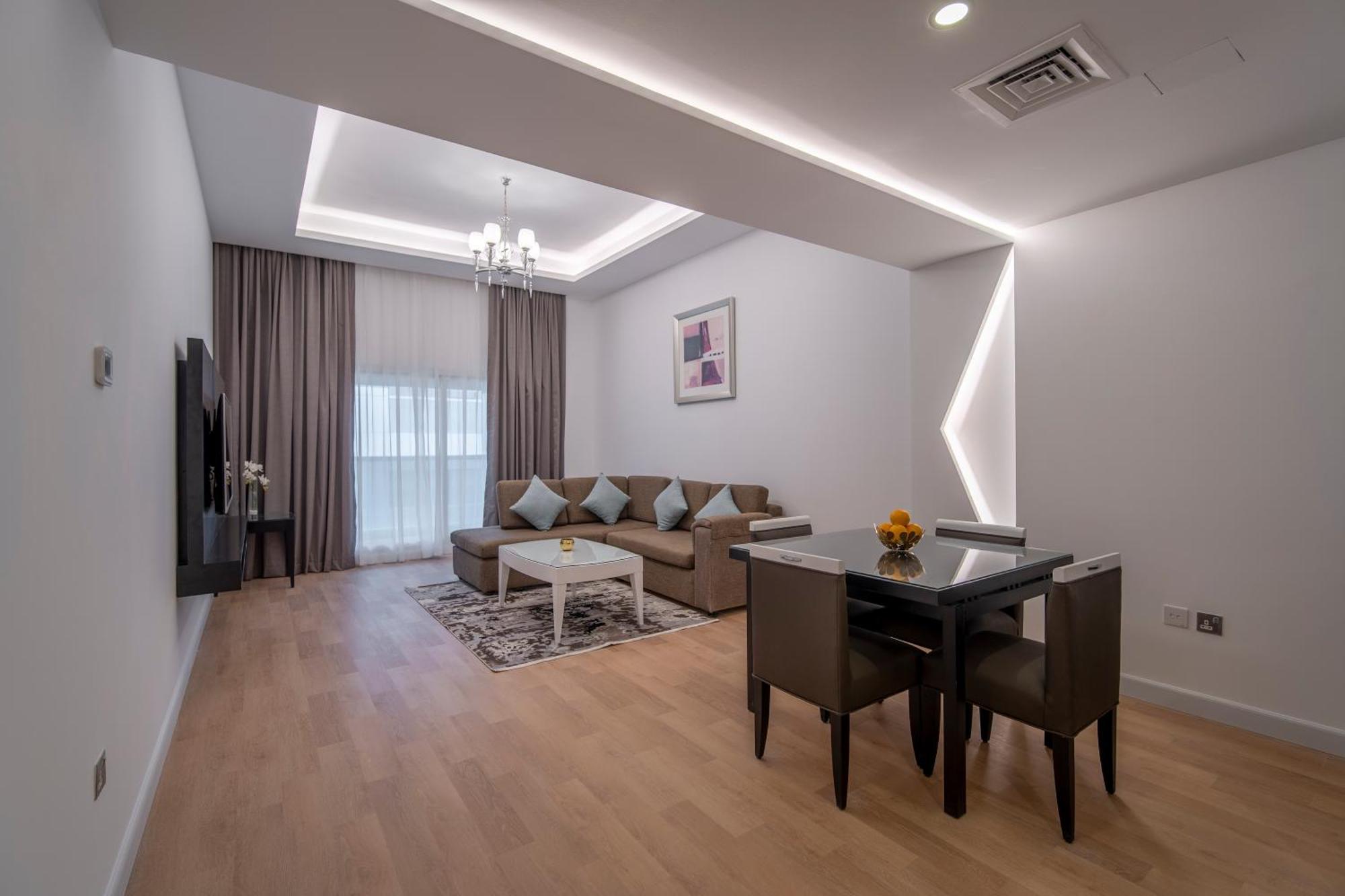 Rose Garden - Al Barsha, Near Metro Station होटल के अलावा 3*