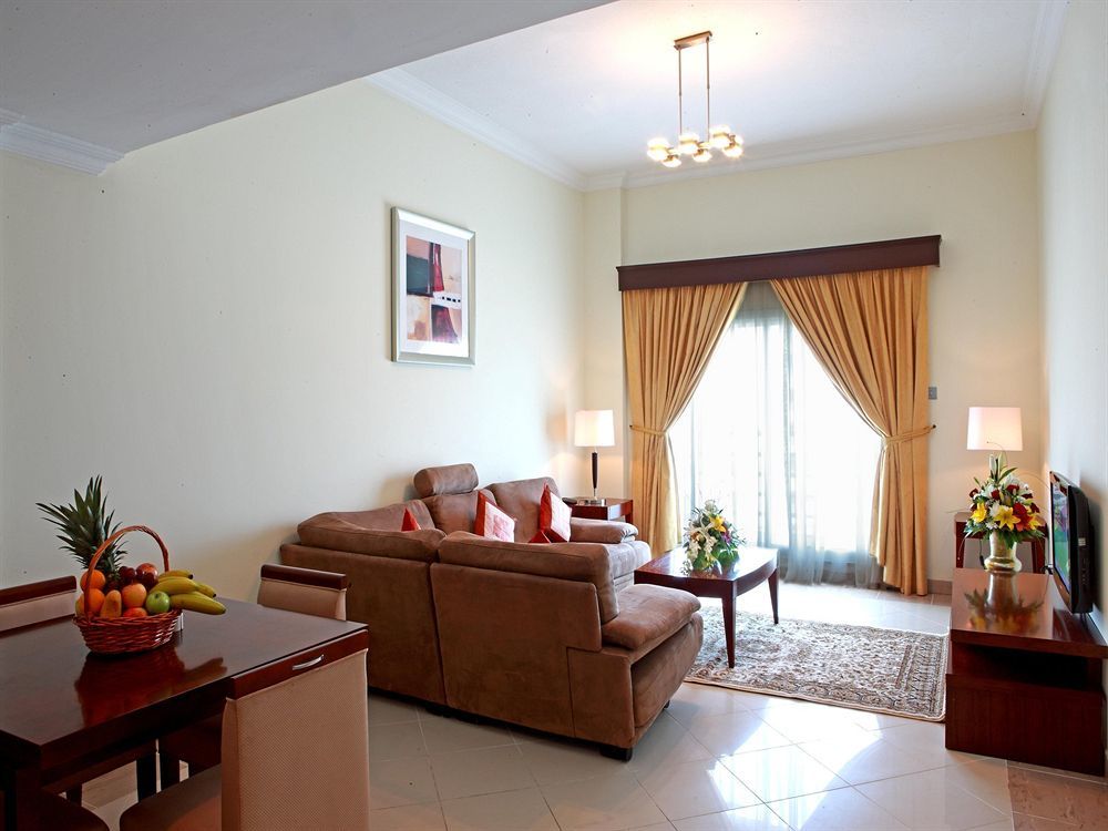 Rose Garden - Al Barsha, Near Metro Station होटल के अलावा 3*