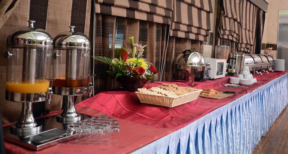Rose Garden - Barsha Aparthotel